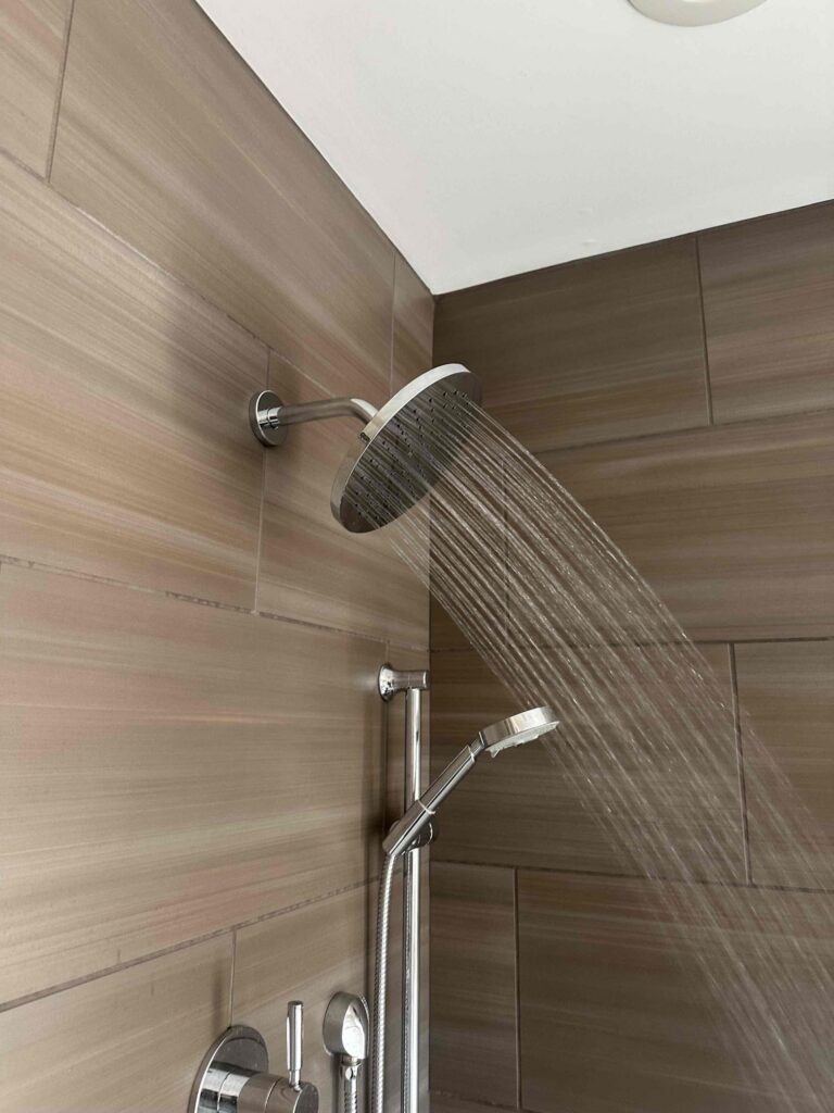 shower water running